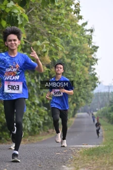 Runner Photo 4324064