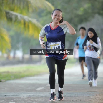Runner Photo 4324100