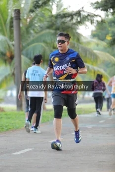 Runner Photo 4324103