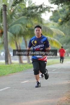 Runner Photo 4324104
