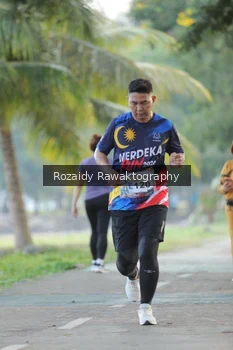Runner Photo 4324105