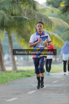 Runner Photo 4324108