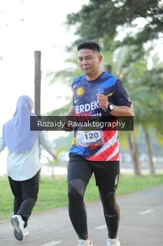 Runner Photo 4324113