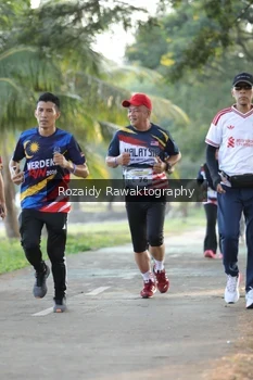 Runner Photo 4324189