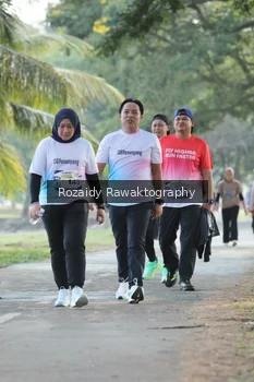 Runner Photo 4324262