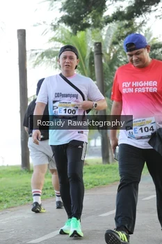 Runner Photo 4324264