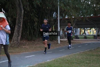 Runner Photo 4324741