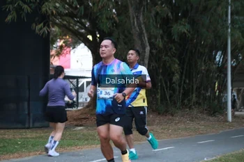 Runner Photo 4324794
