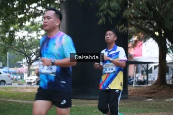Runner Photo 4324799
