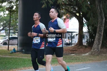 Runner Photo 4324878