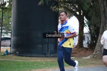 Runner Photo 4324994