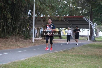 Runner Photo 4325052