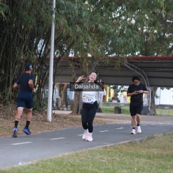 Runner Photo 4325056