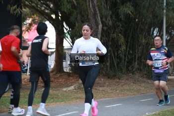 Runner Photo 4325110