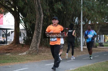 Runner Photo 4325112