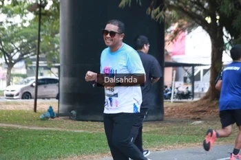 Runner Photo 4325315