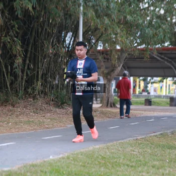 Runner Photo 4325340