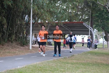 Runner Photo 4325355