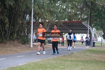 Runner Photo 4325359
