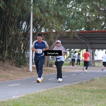 Runner Photo 4325399