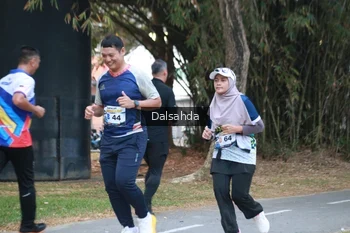 Runner Photo 4325414