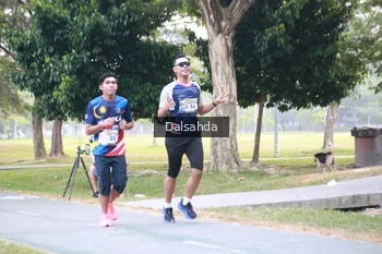 Runner Photo 4325427