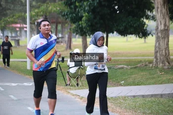 Runner Photo 4325465