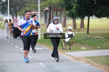 Runner Photo 4325466