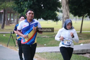 Runner Photo 4325475