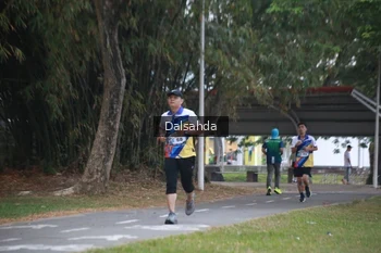 Runner Photo 4325567
