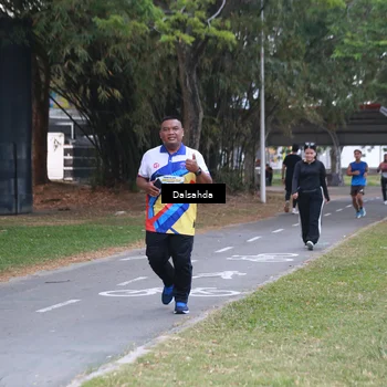 Runner Photo 4325676