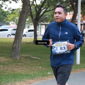 Runner Photo 4325755