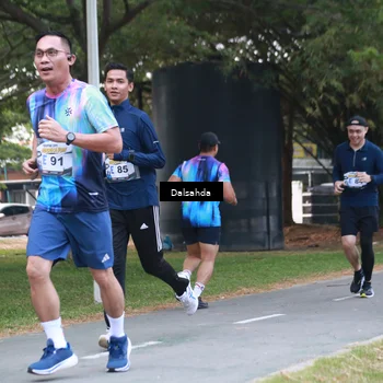 Runner Photo 4325801