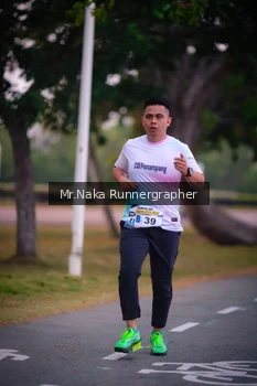 Runner Photo 4326794