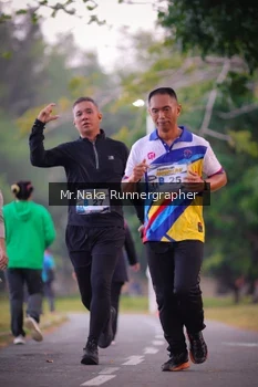 Runner Photo 4326975