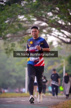 Runner Photo 4327228