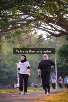 Runner Photo 4327383
