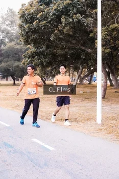 Runner Photo 4328047