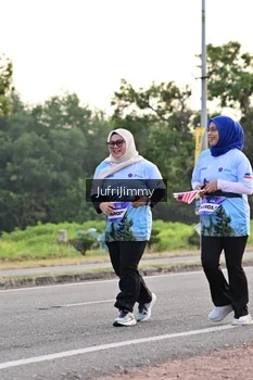 Runner Photo 4328343