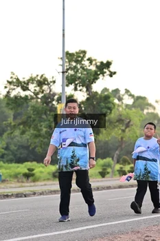 Runner Photo 4328399