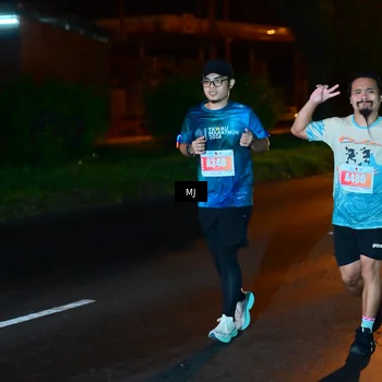 Runner Photo 4333543
