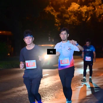 Runner Photo 4334094