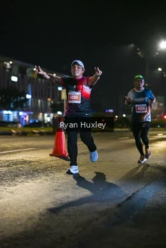 Runner Photo 4334417
