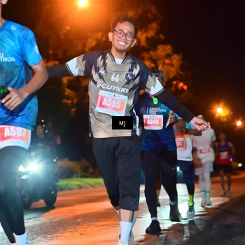Runner Photo 4335345