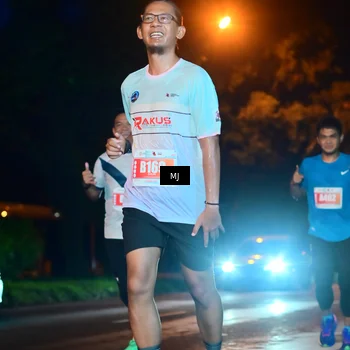 Runner Photo 4335393