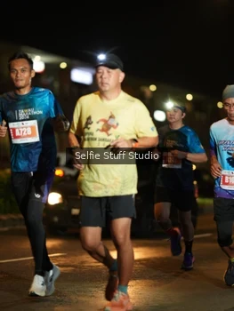 Runner Photo 4335693