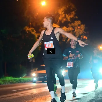 Runner Photo 4335893