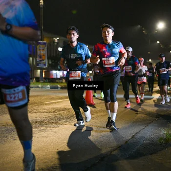 Runner Photo 4336275