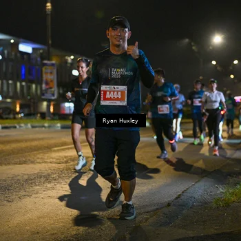 Runner Photo 4336313