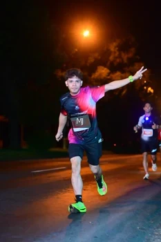Runner Photo 4336594